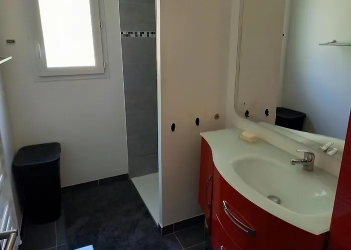 Des Coteaux Holiday home Ners